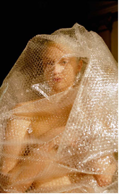 F&R Fairfax & Roberts Jewellers wanted to celebrate the launch the first publication of their magazine Lumiere. As part of the event guests looped through the Art Gallery of NSW’s vast salons of 18th and 19th century art. Strategically positioned were female performers of every type,  actresses, strippers, showgirls, models, contemporary dancers, ballerinas and life models. Each group set in scenarios that complemented or dramatically contrasted with the art works that surrounded them.